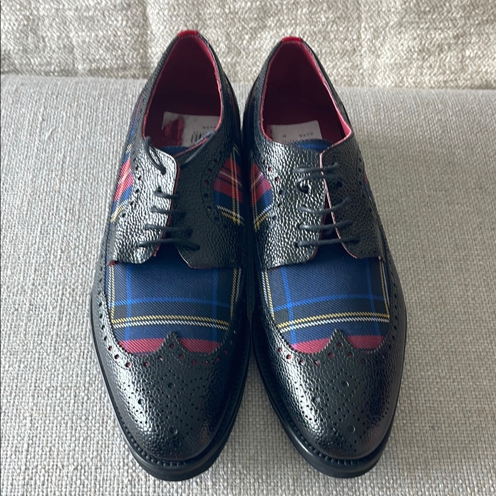 Lupo Blue and Black Oxford Shoes with Wingtip Brogue and Striped Detail